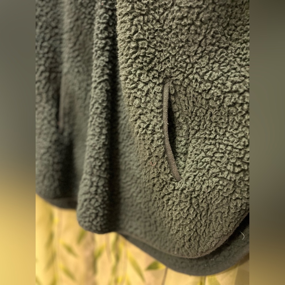 Oversized Fuzzy Pullover - Picture 4 of 6